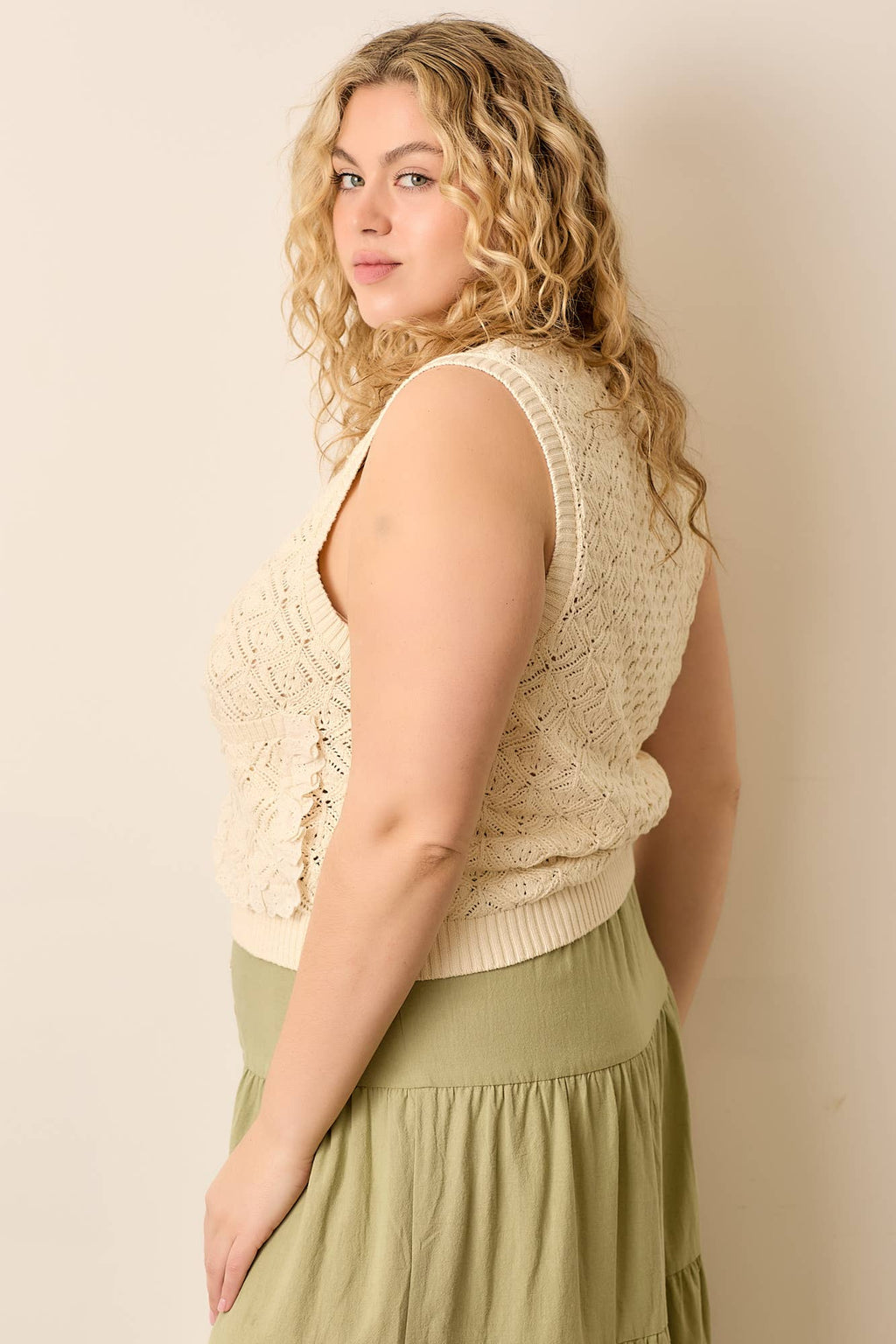 Sweater Vest with front ruffle pocket