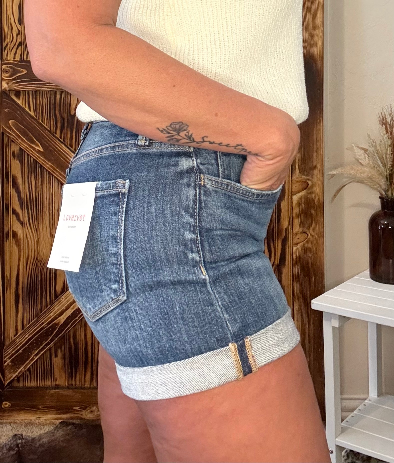 Lovervet High Rise Double Cuff Regular Shorts LV1348