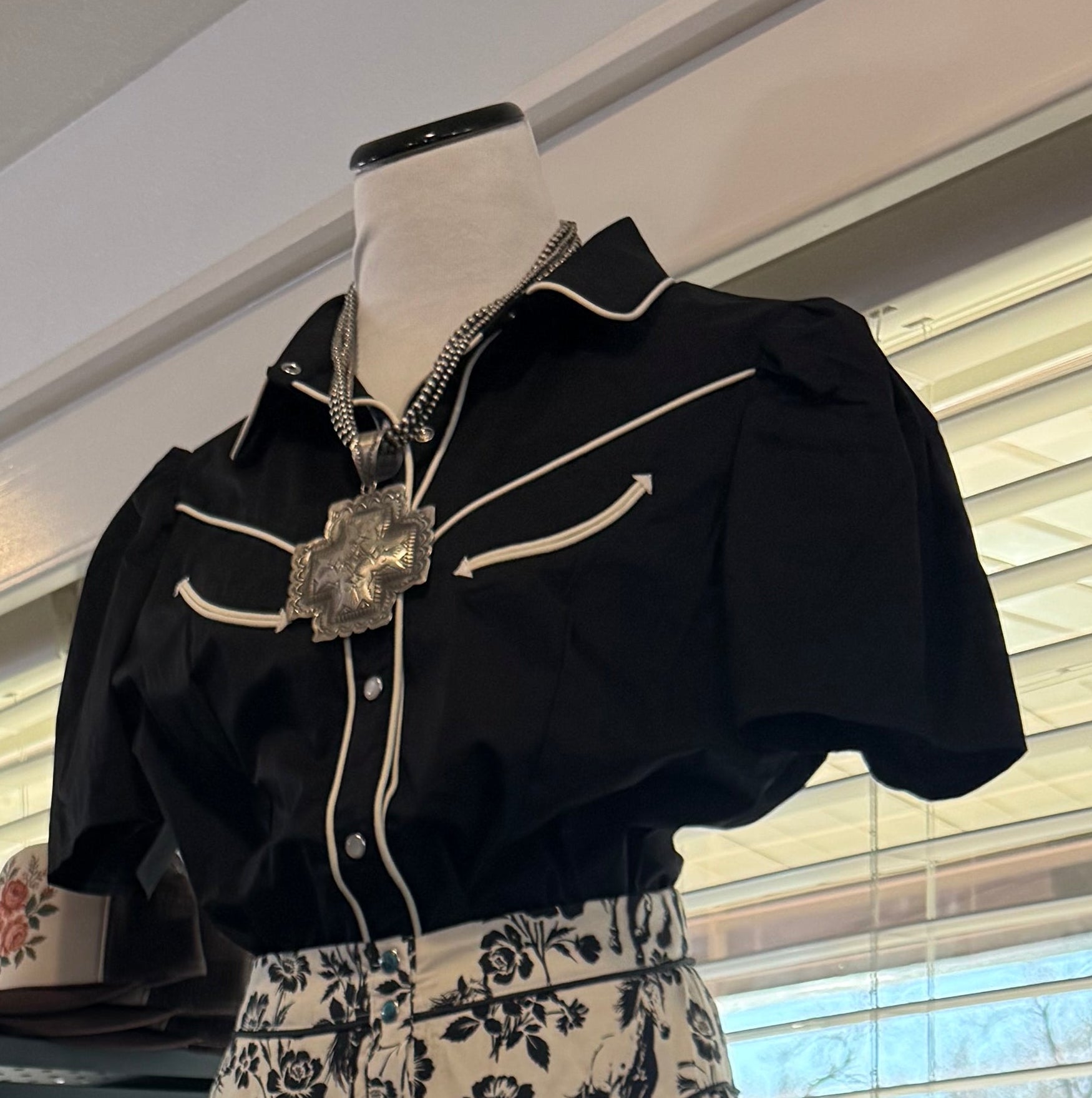 Black Arrow Pearl Snap Top