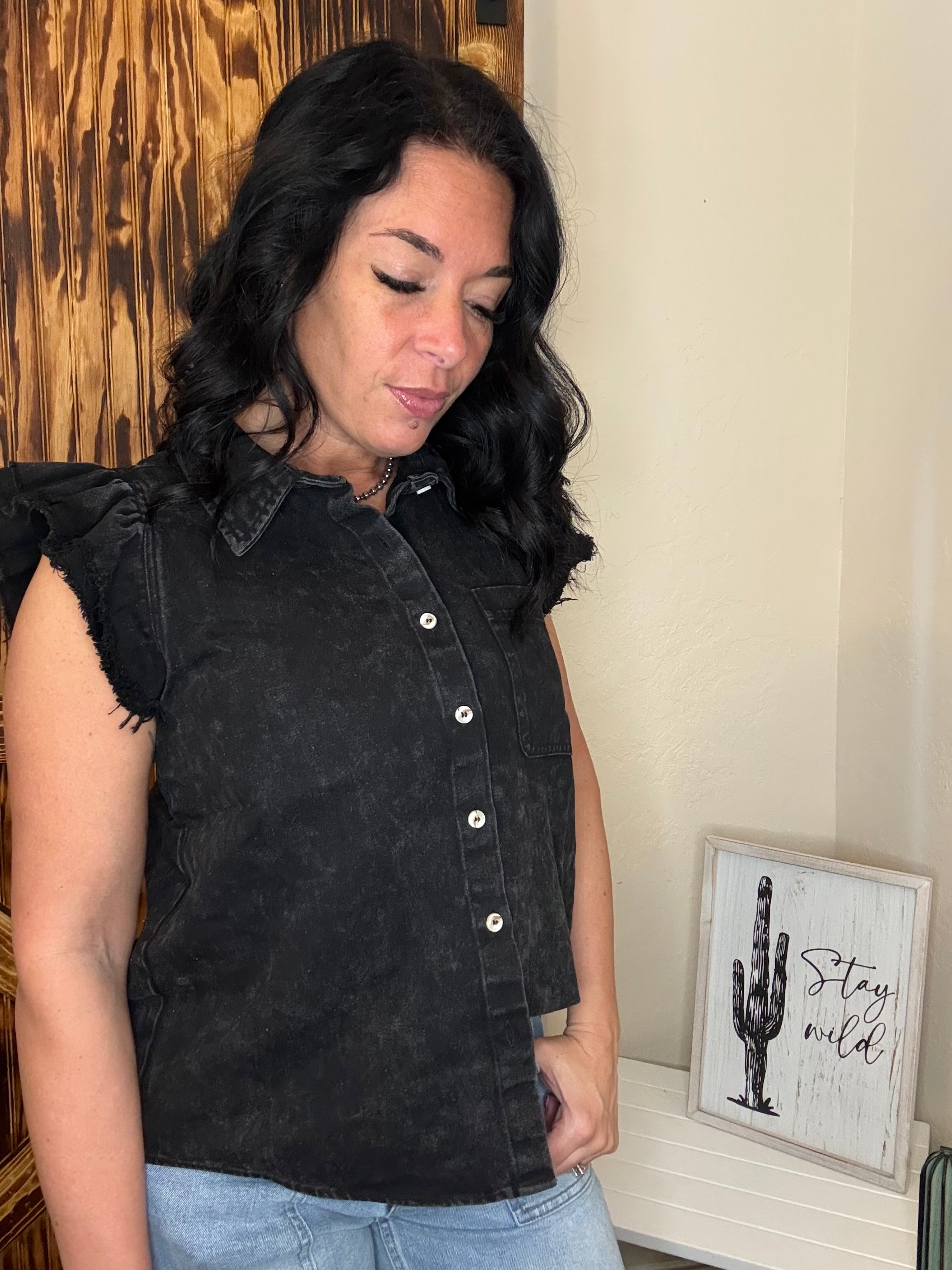 Vintage Black Ruffled Sleeved Button up