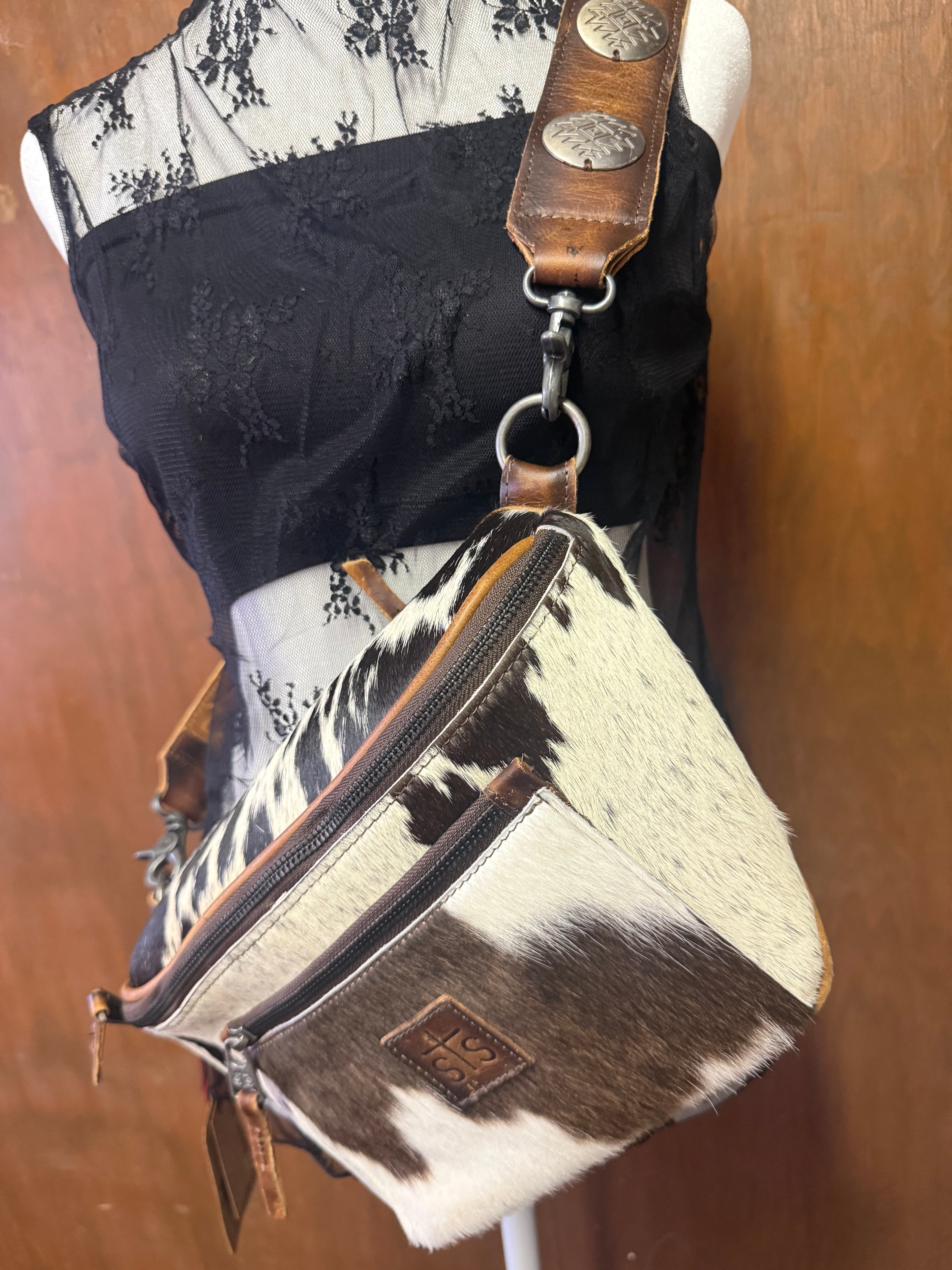 STS Vaquero Concho Sachi Sling Cowhide