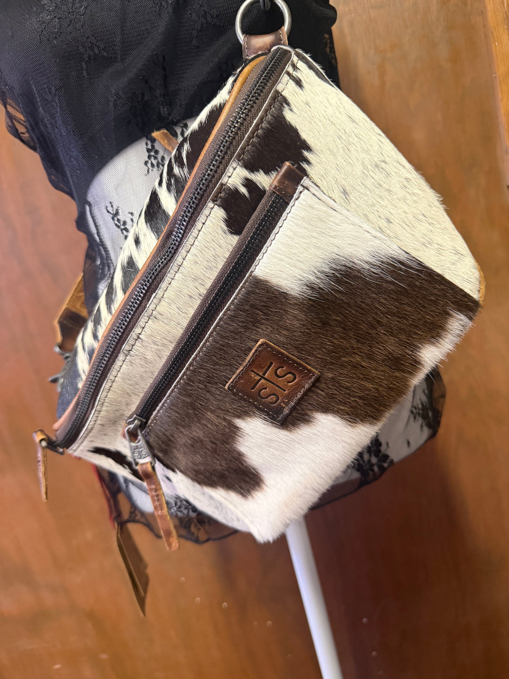 STS Vaquero Concho Sachi Sling Cowhide